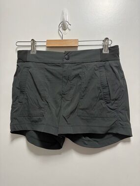 Athleta Trekkie North Shorts Gray Abrasion Resistant Quick Dry Wicking Size 4